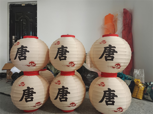 紅(hóng)燈籠雕塑适合放(fàng)在那(nà)些(xiē)地(dì)方呢(ne)？