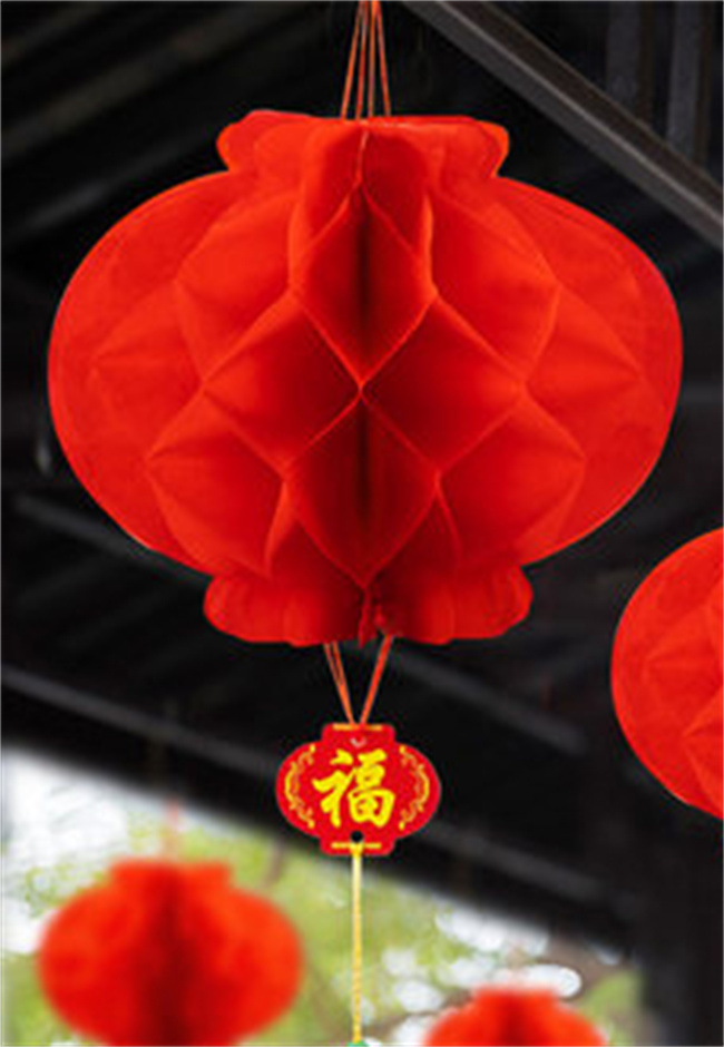 小(xiǎo)編帶你(nǐ)了(le)解下(xià)國(guó)人(rén)對(duì)于塑紙(zhǐ)燈籠有(yǒu)著(zhe)怎麽樣的(de)情懷呢(ne)？